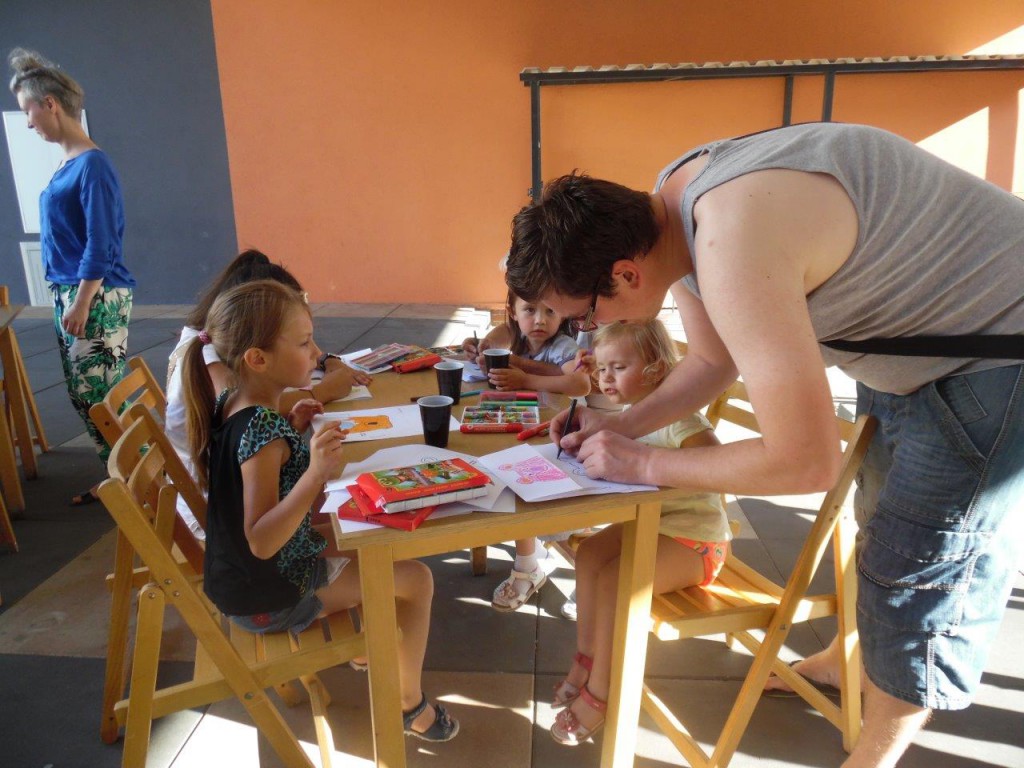 Książka z półkartkami jest OK!