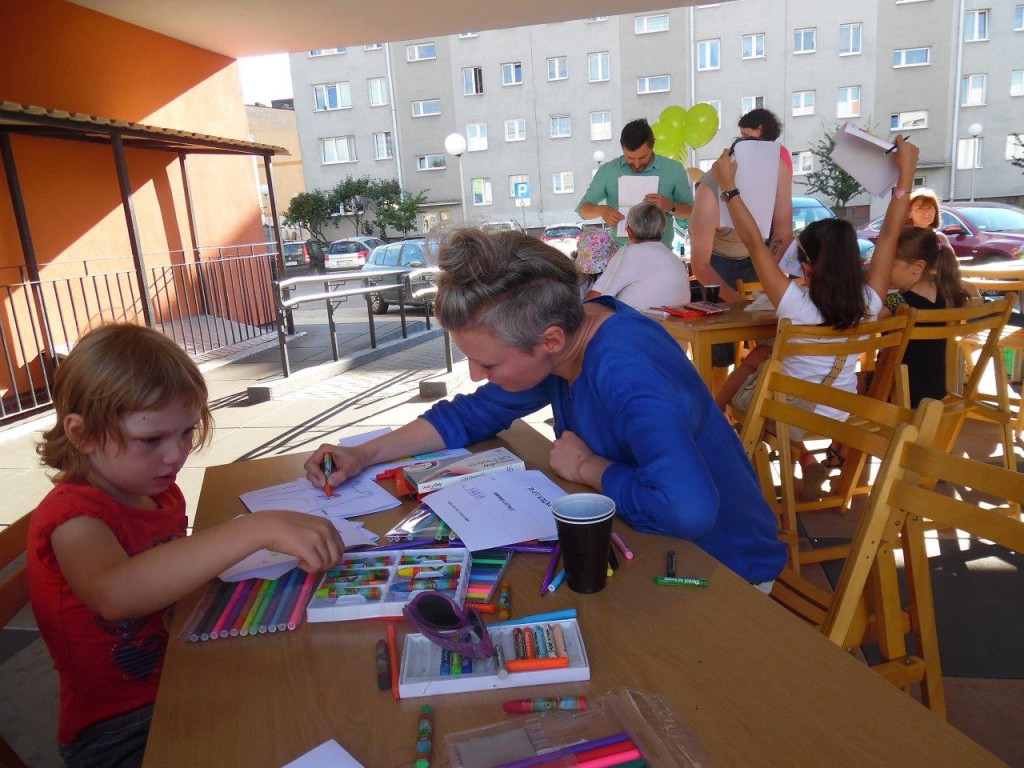 Książka z półkartkami jest OK!