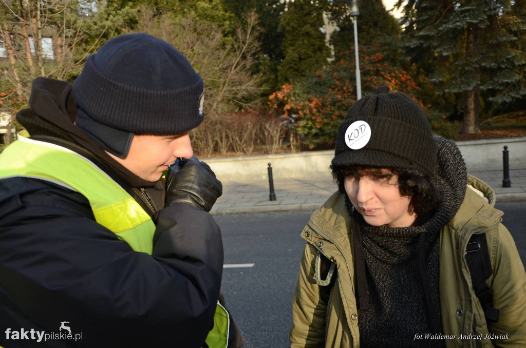 Manifestacja KOD w Warszawie