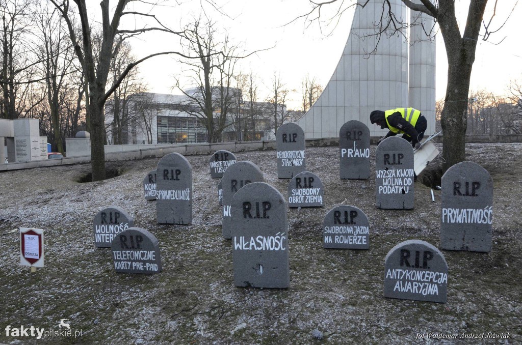 Manifestacja KOD w Warszawie