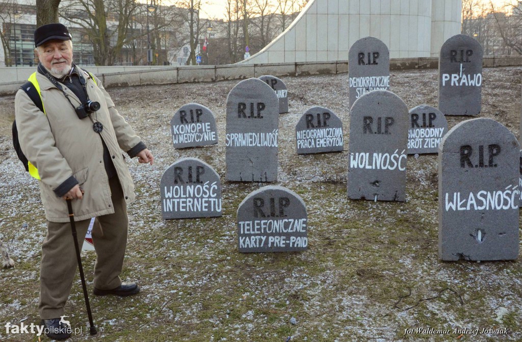 Manifestacja KOD w Warszawie