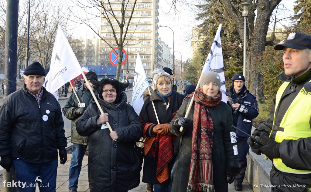 Manifestacja KOD w Warszawie