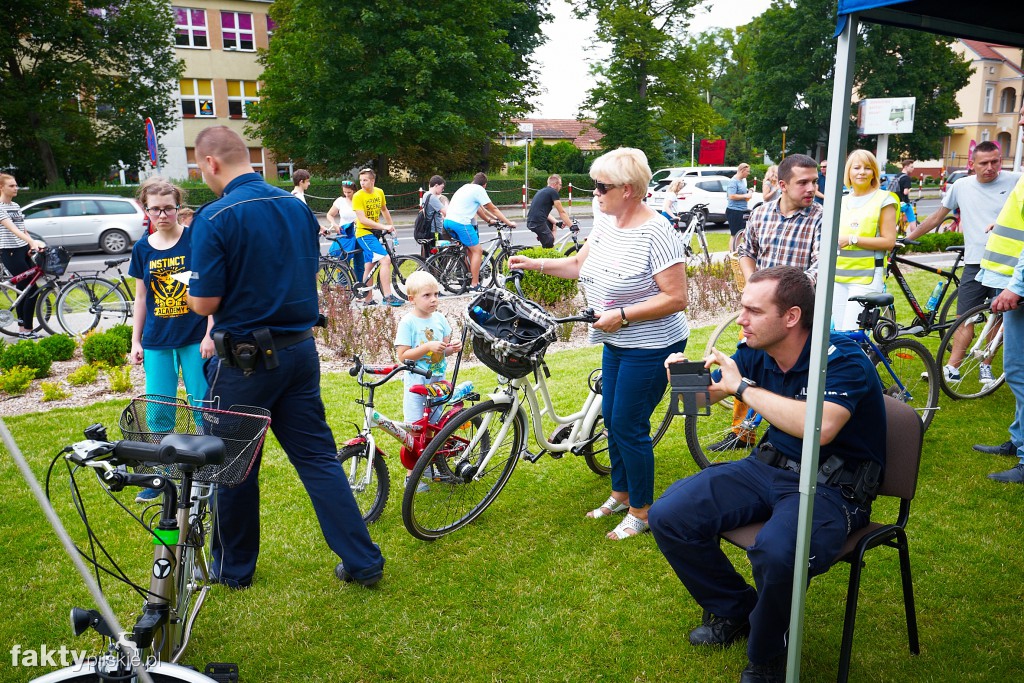 Znakowanie rowerów przed starostwem