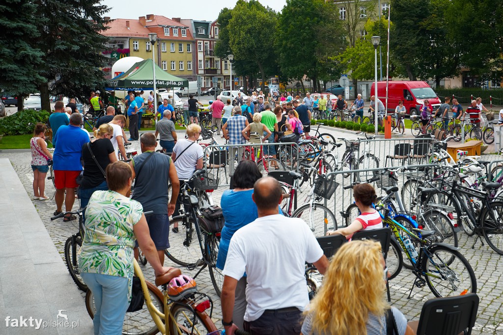 Znakowanie rowerów przed starostwem