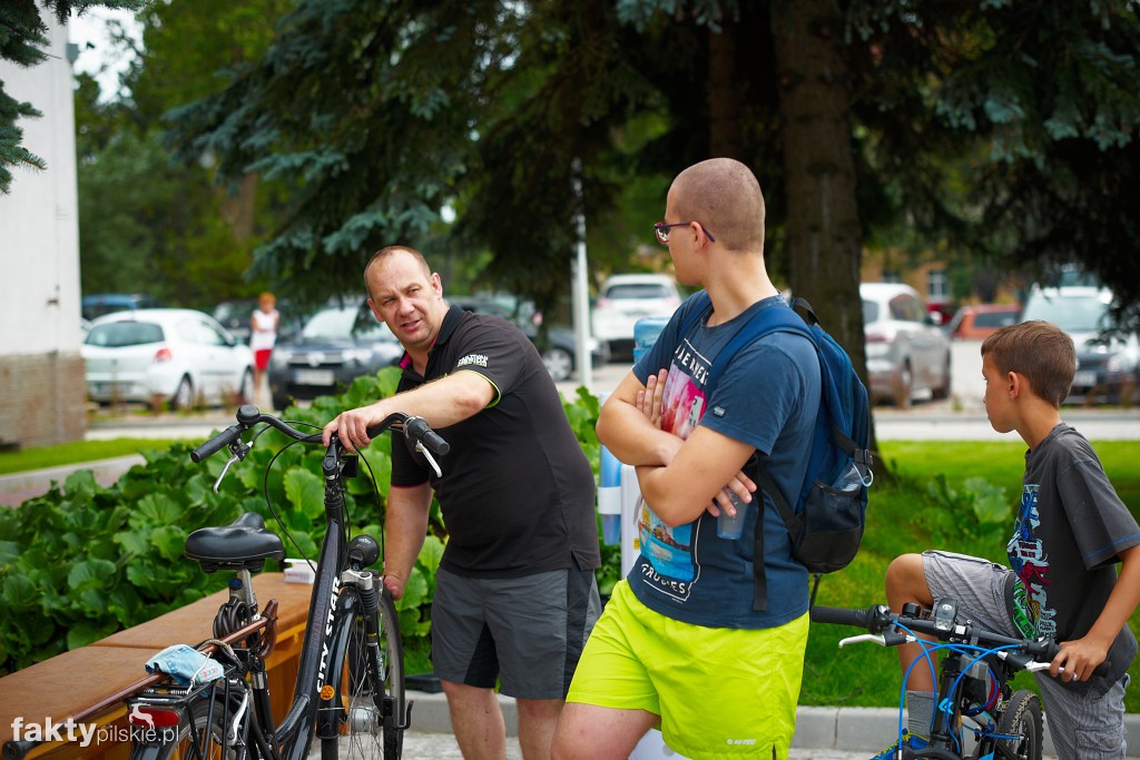 Znakowanie rowerów przed starostwem