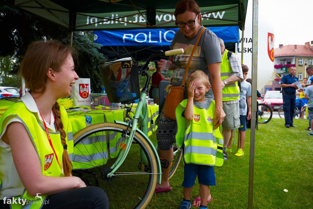Znakowanie rowerów przed starostwem