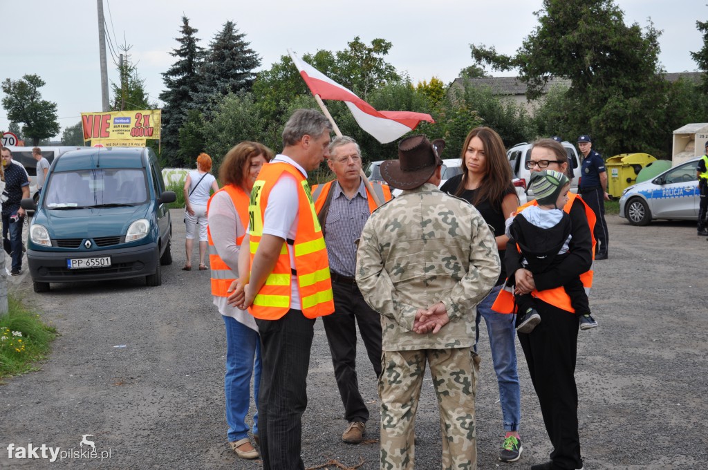 Pikieta przeciwko linii 400 kV