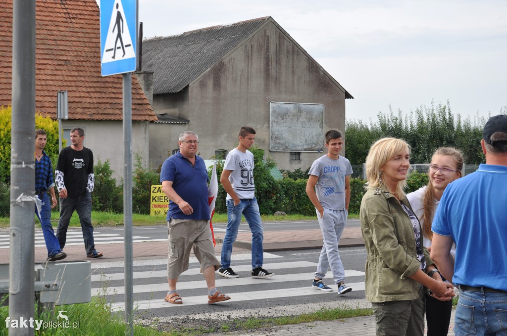 Pikieta przeciwko linii 400 kV