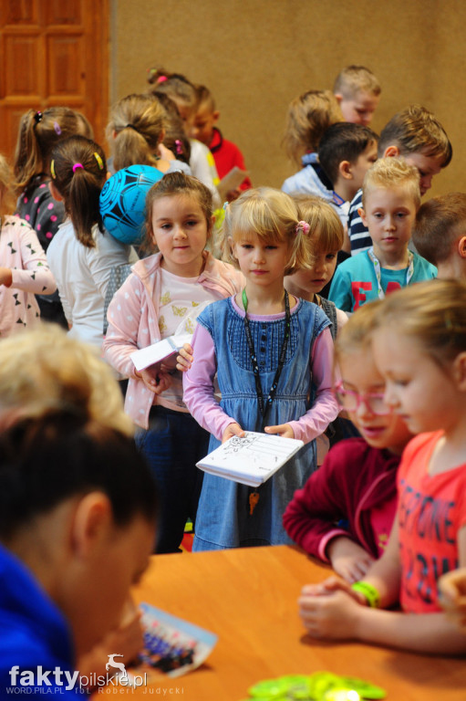 Siatkarki i WORD rozdają odblaski