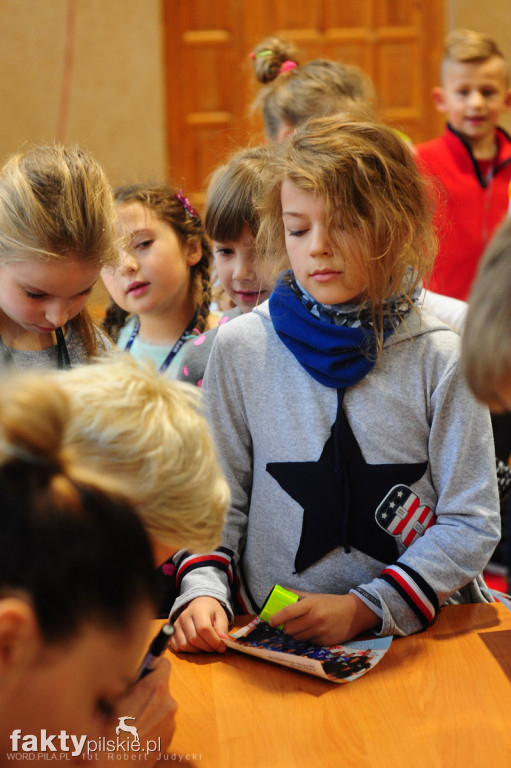 Siatkarki i WORD rozdają odblaski