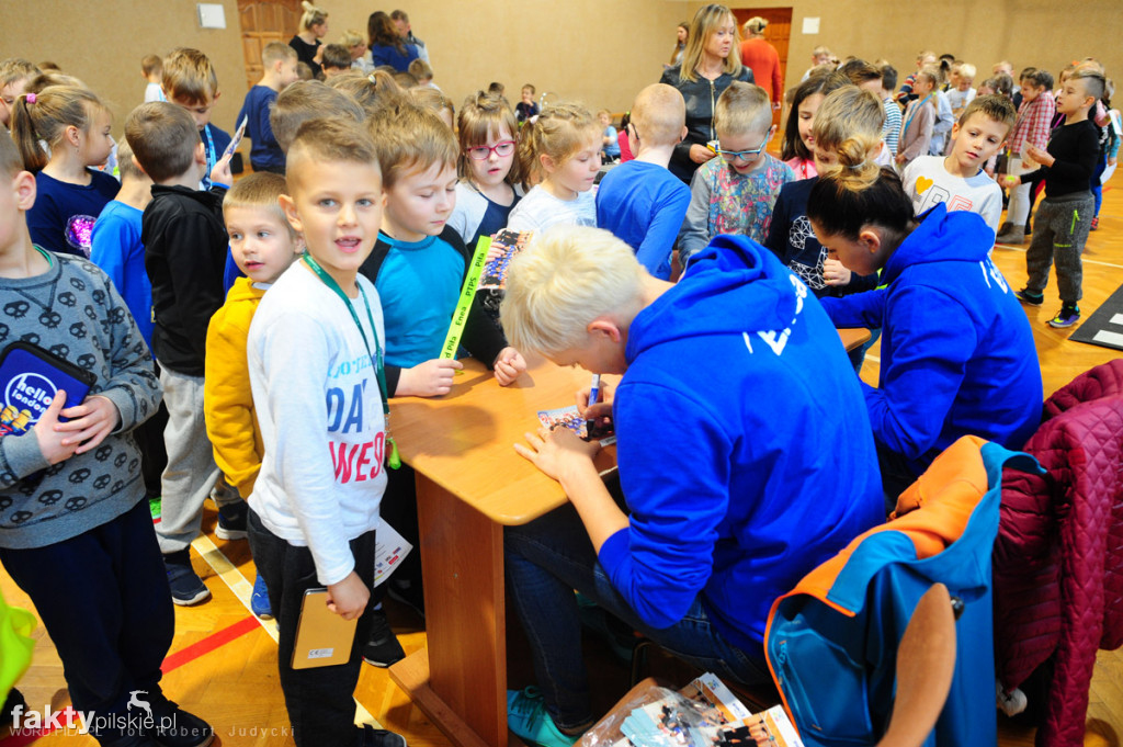 Siatkarki i WORD rozdają odblaski