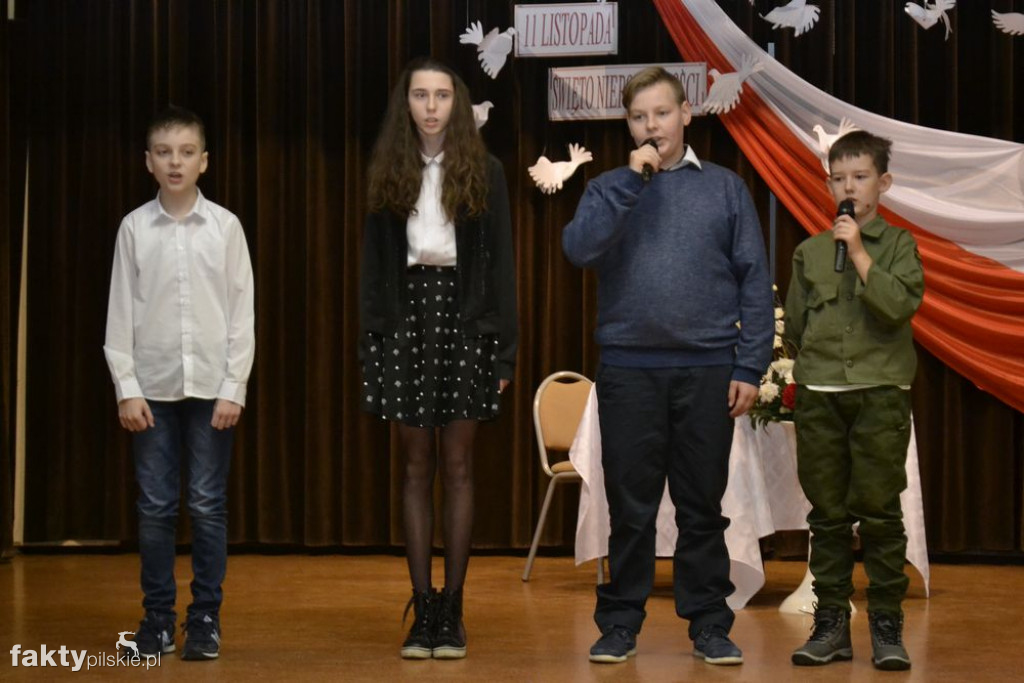 11 Listopada na apelu w szkole w Wyrzysku
