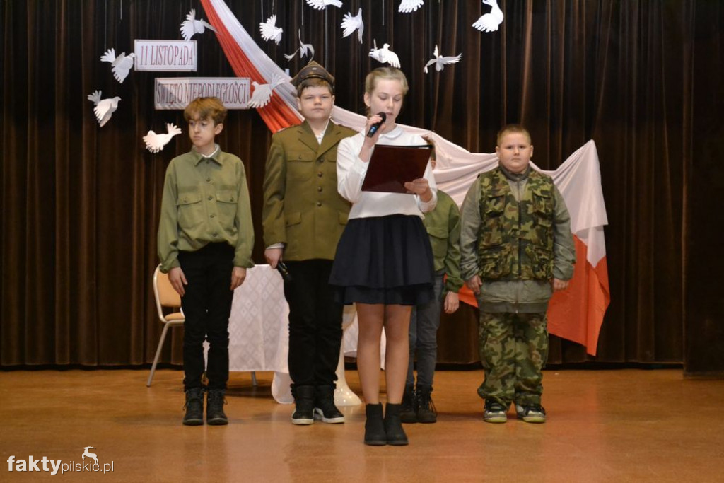11 Listopada na apelu w szkole w Wyrzysku