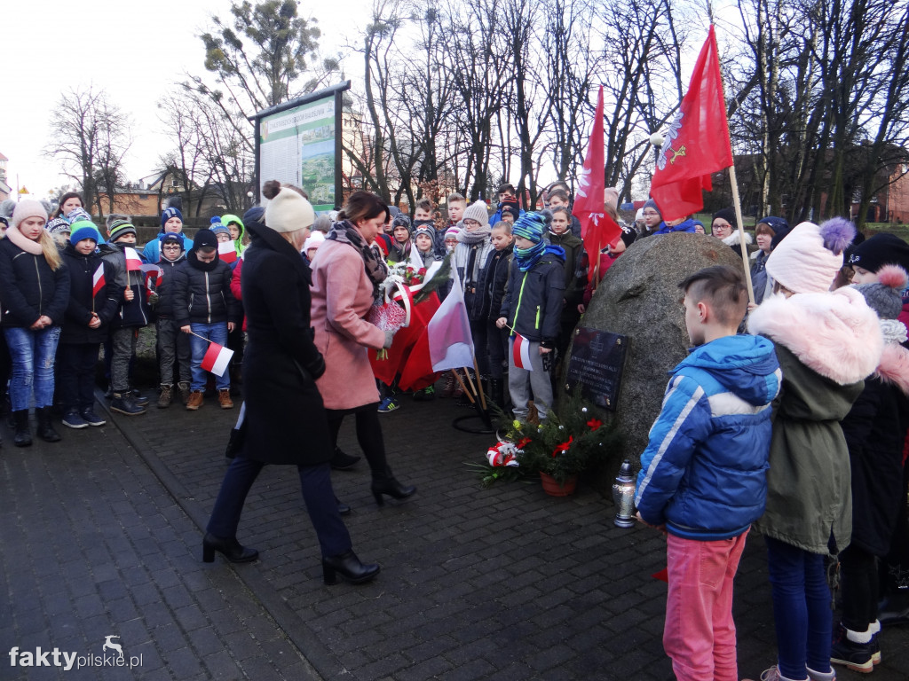 Kwiaty i znicze dla Powstańców Wielkopolskich