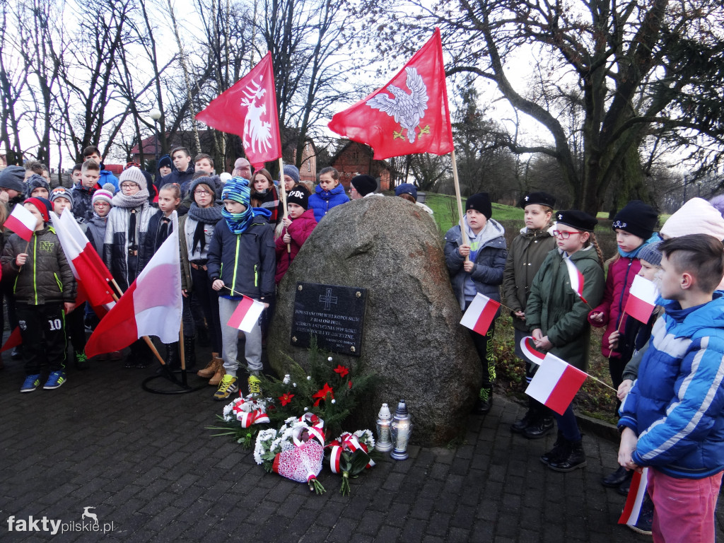 Kwiaty i znicze dla Powstańców Wielkopolskich