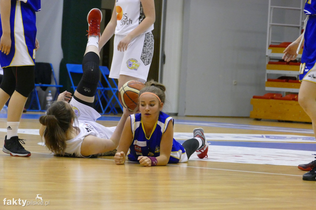 Basket Piła - ćwierćfinały w Kutnie
