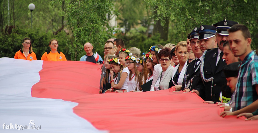 Wyrzysk: 50-metrowa biało-czerwona flaga