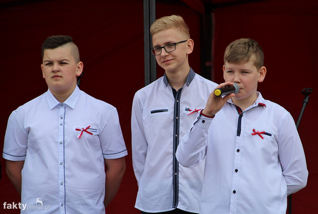 Wyrzysk: 50-metrowa biało-czerwona flaga