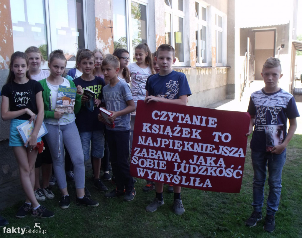 W Falmierowie czytali książki z całą Polską