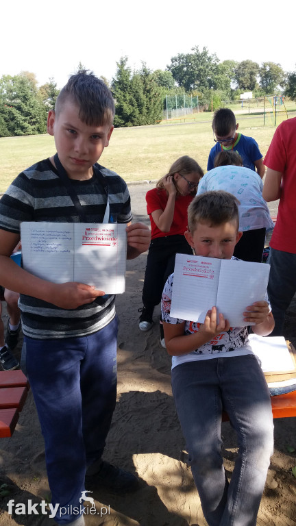 Narodowe czytanie w SP w Falmierowie
