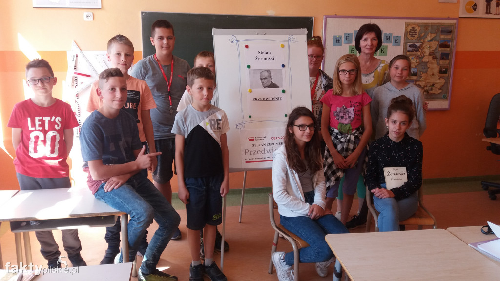 Narodowe czytanie w SP w Falmierowie