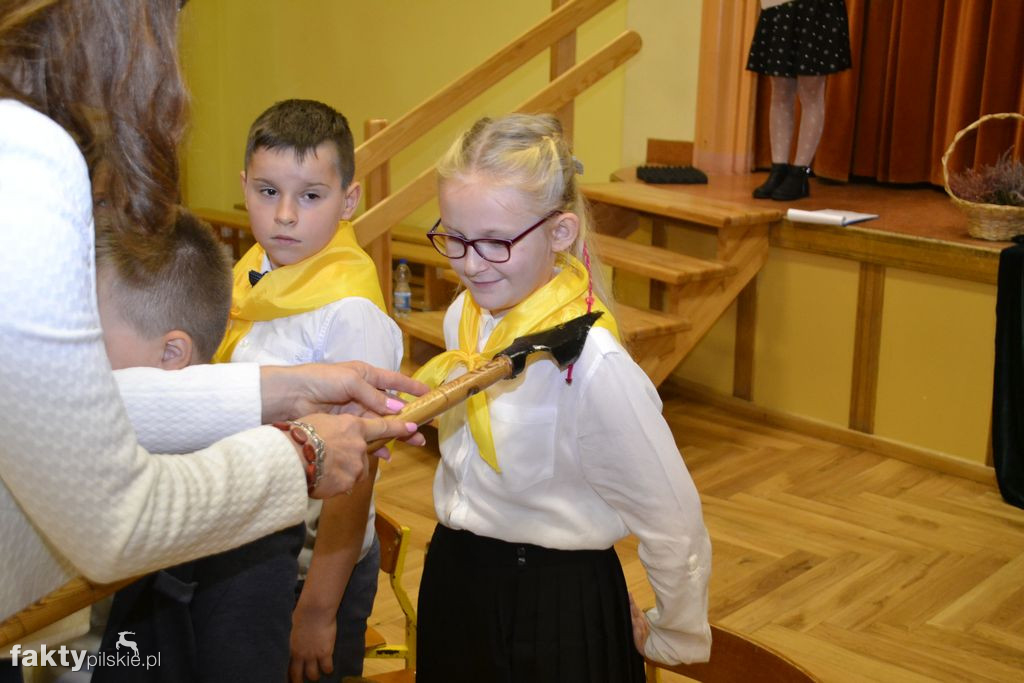 Pasowanie na ucznia w SP w Wyrzysku