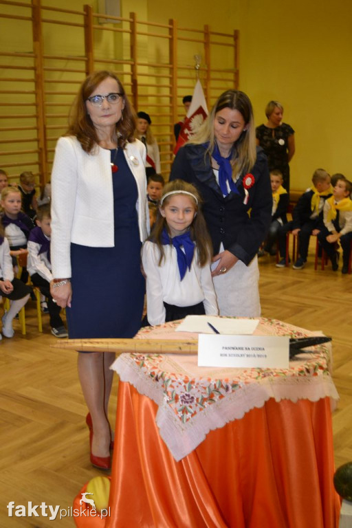 Pasowanie na ucznia w SP w Wyrzysku