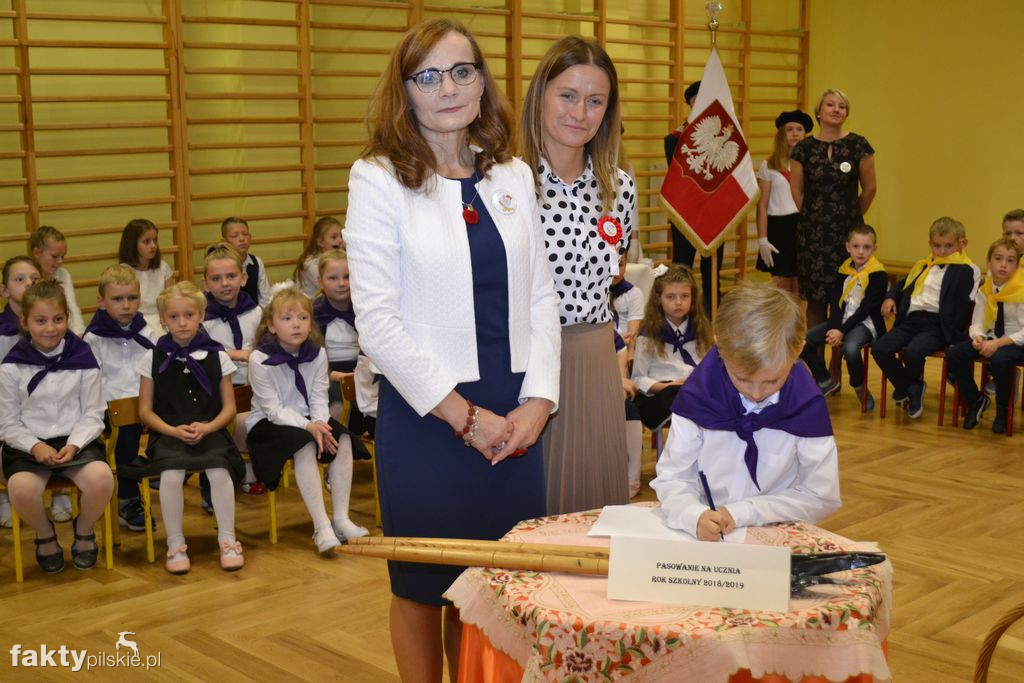 Pasowanie na ucznia w SP w Wyrzysku