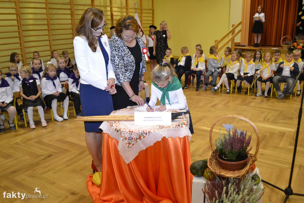 Pasowanie na ucznia w SP w Wyrzysku
