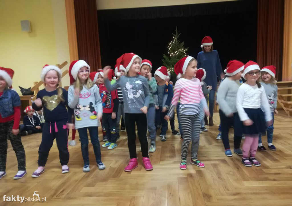 W SP w Wyrzysku ubierali choinkę