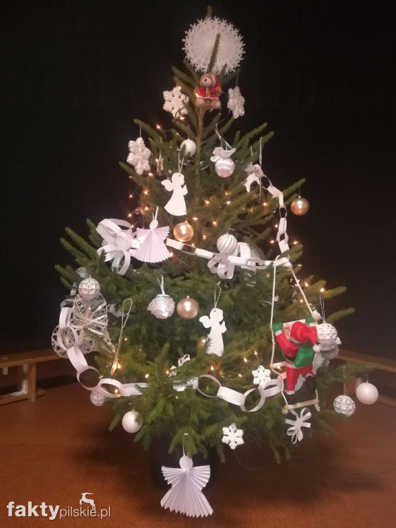 W SP w Wyrzysku ubierali choinkę
