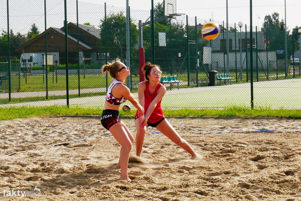 Finał siatkówki plażowej w Osieku n/Not.