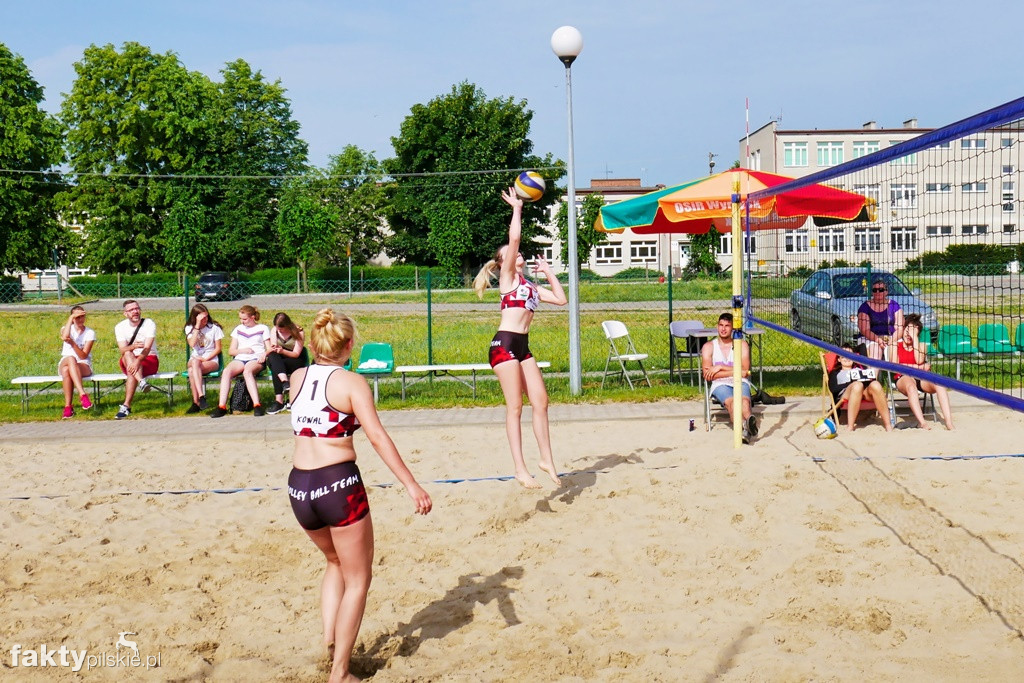 Finał siatkówki plażowej w Osieku n/Not.