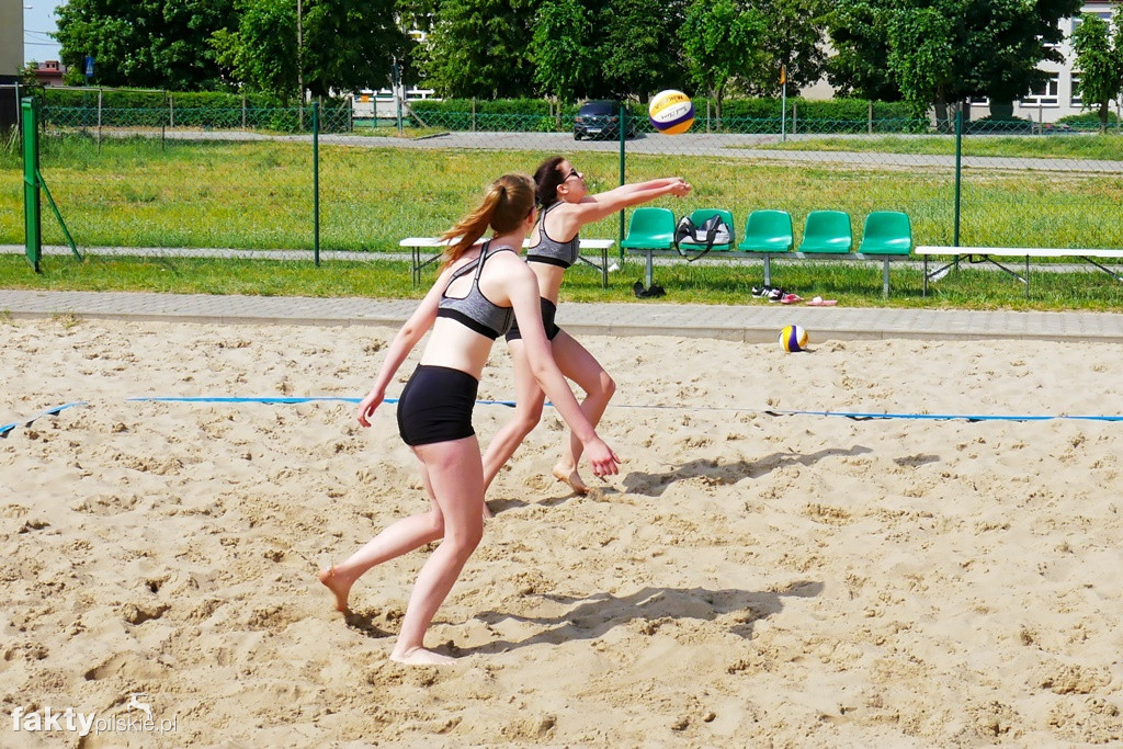 Finał siatkówki plażowej w Osieku n/Not.