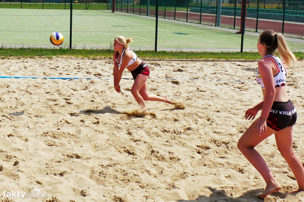 Finał siatkówki plażowej w Osieku n/Not.