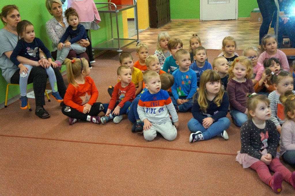Górnik naftowy u przedszkolaków