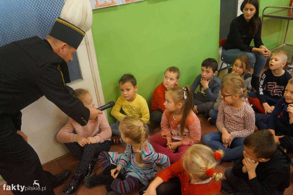 Górnik naftowy u przedszkolaków