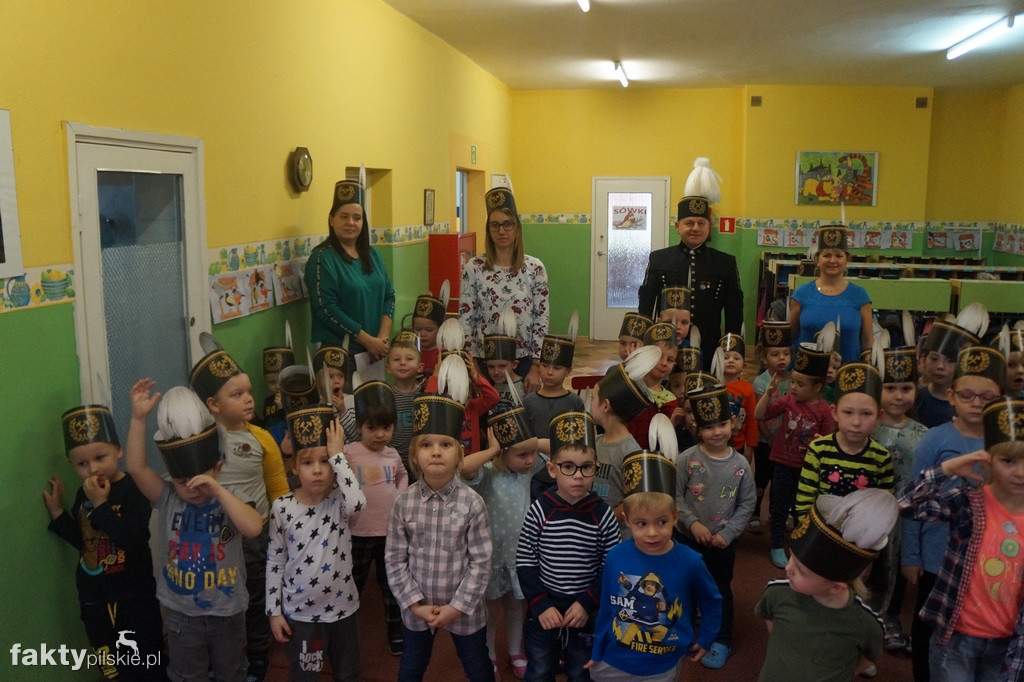 Górnik naftowy u przedszkolaków