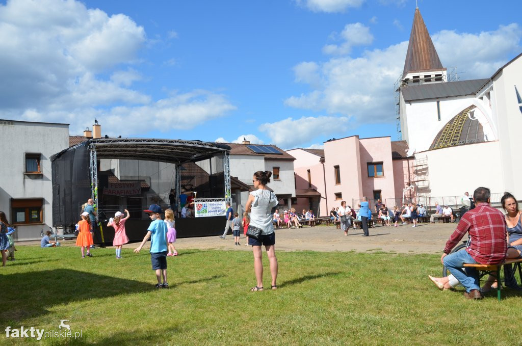 Festyn w parafii św. Rafała Kalinowskiego