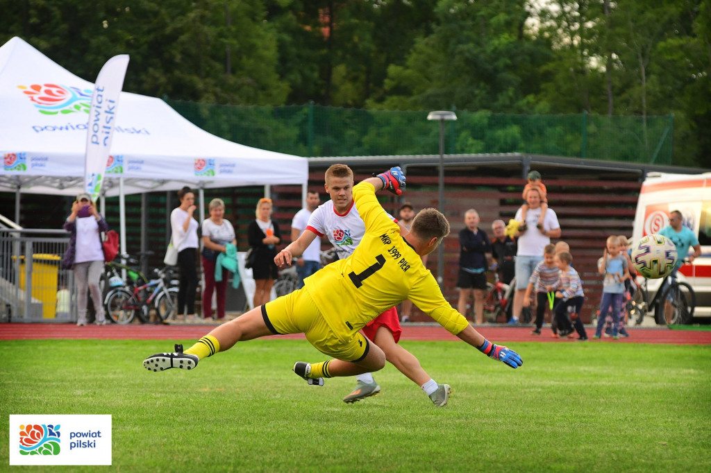 Mecz Powiat Pilski i Przyjaciele vs MKP 1999 Piła