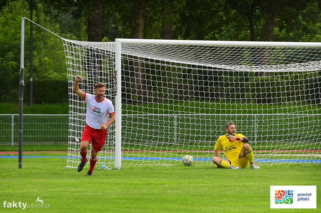 Mecz Powiat Pilski i Przyjaciele vs MKP 1999 Piła