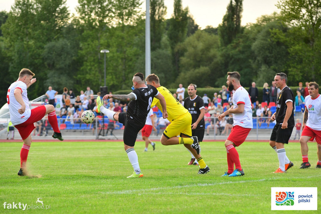 Mecz Powiat Pilski i Przyjaciele vs MKP 1999 Piła