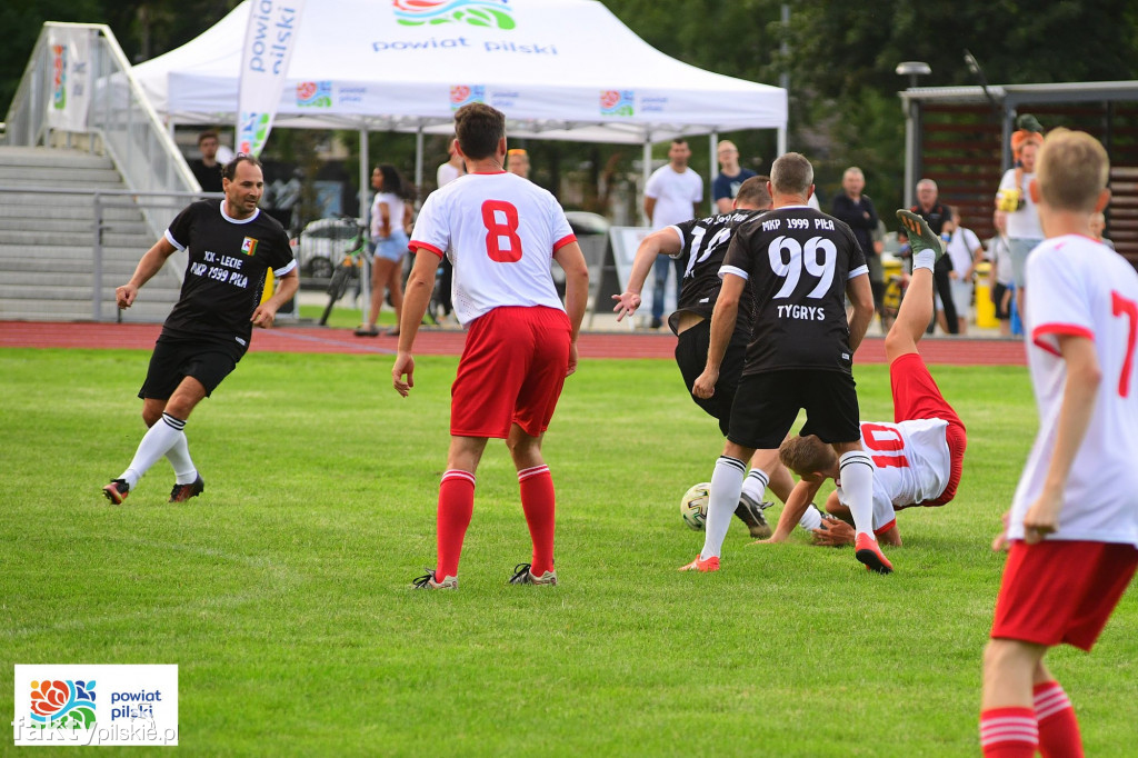 Mecz Powiat Pilski i Przyjaciele vs MKP 1999 Piła