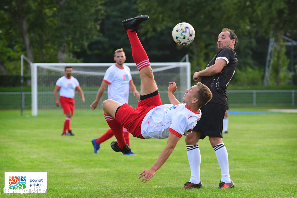 Mecz Powiat Pilski i Przyjaciele vs MKP 1999 Piła