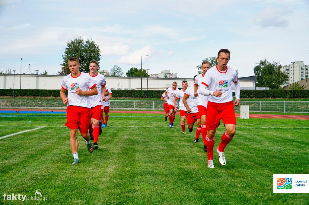 Mecz Powiat Pilski i Przyjaciele vs MKP 1999 Piła