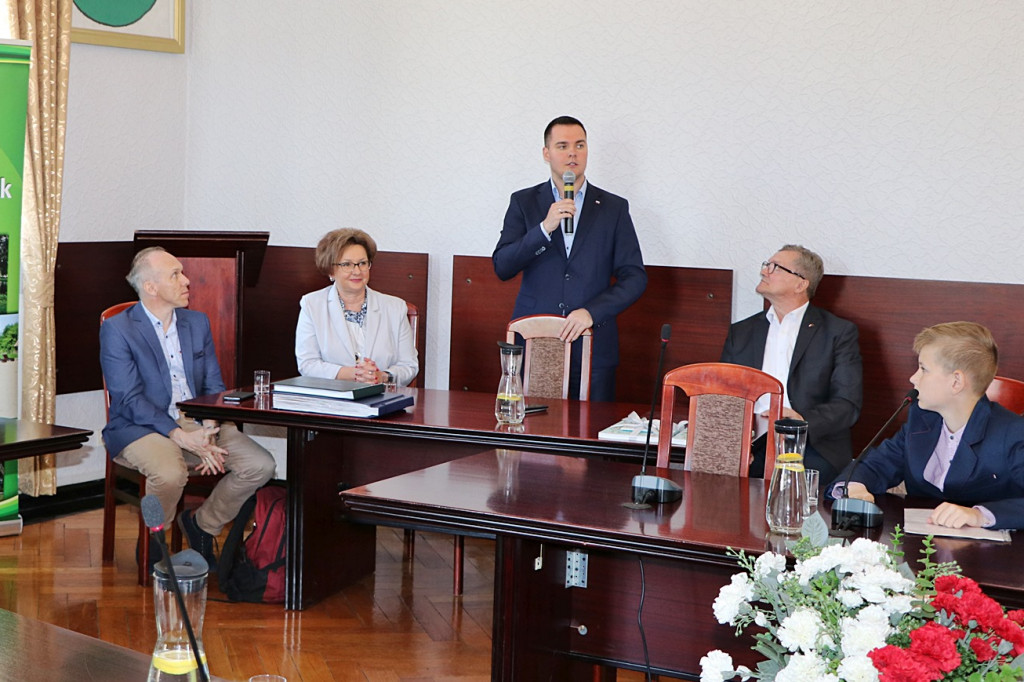 Minister Łukasz Rzepecki na sesji MRM w Wyrzysku