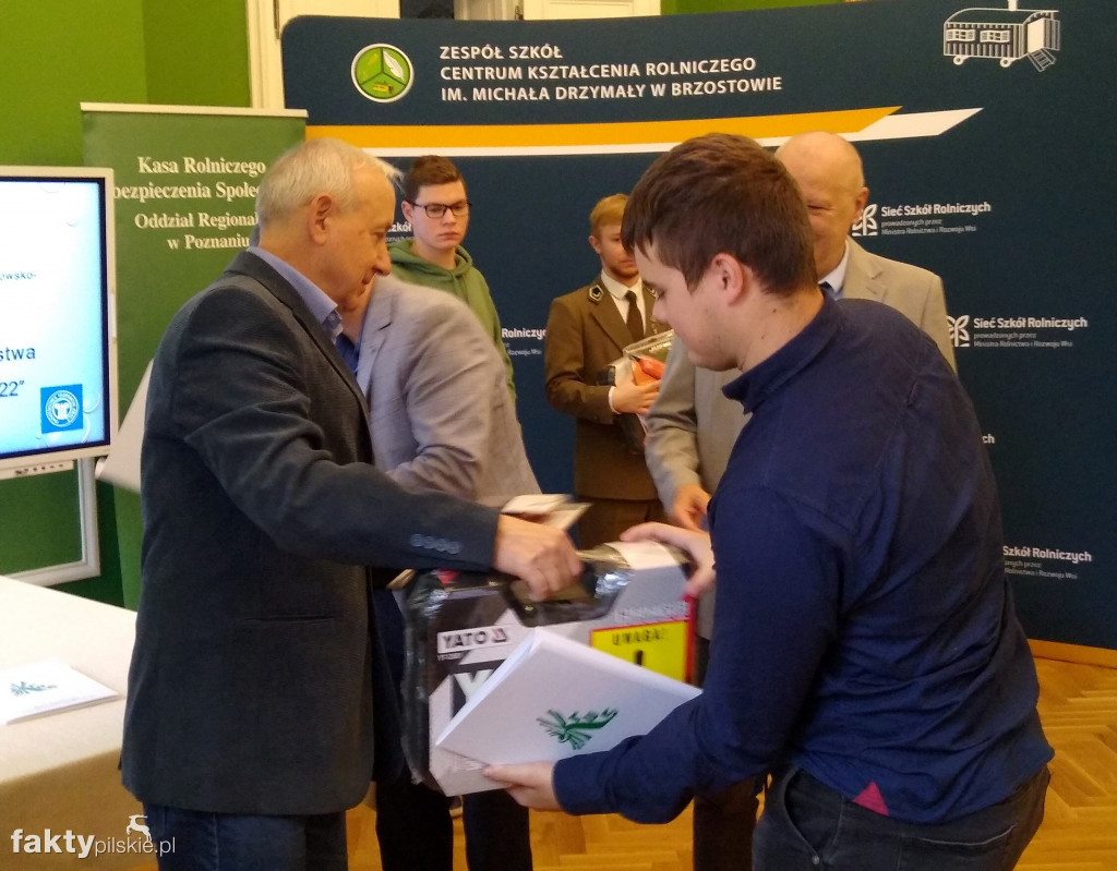 ZSCKR w Brzostowie: Znajomość zasad bhp w rolnictwie