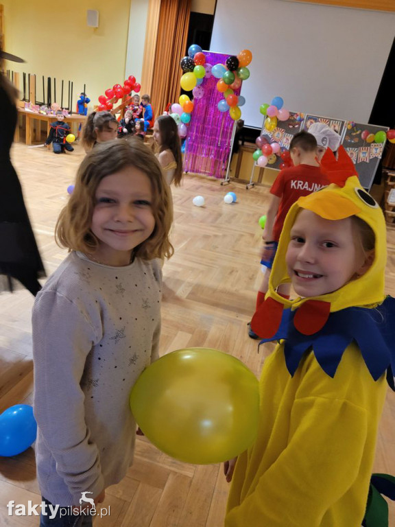 Bal kostiumowy w szkole w Wyrzysku