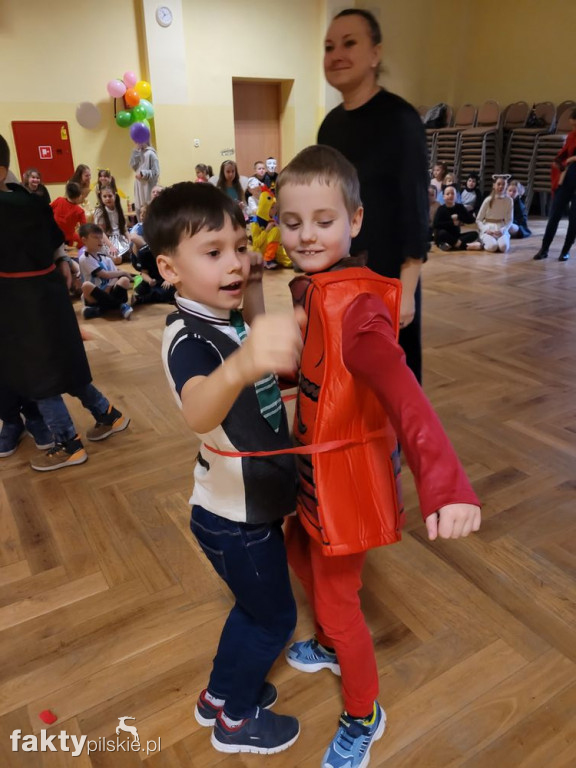 Bal kostiumowy w szkole w Wyrzysku