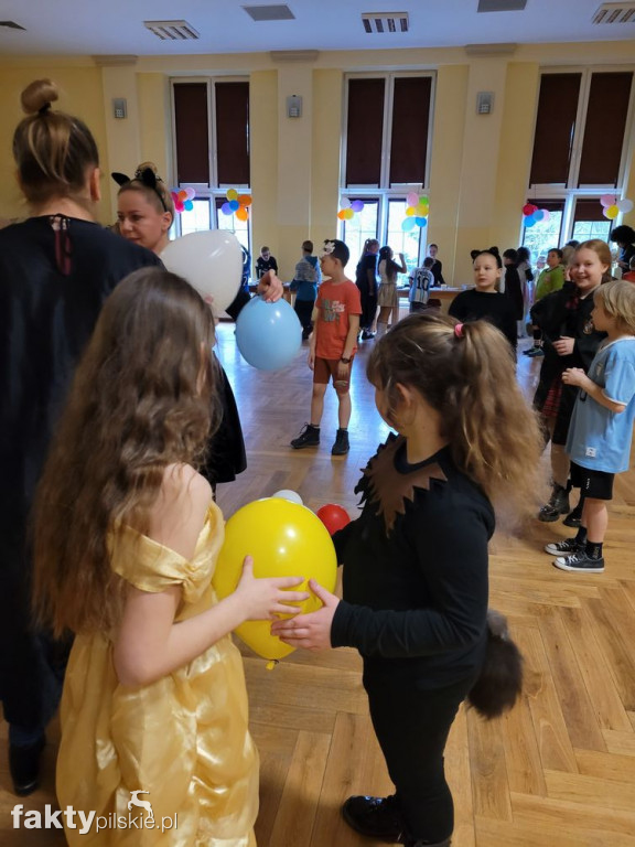 Bal kostiumowy w szkole w Wyrzysku
